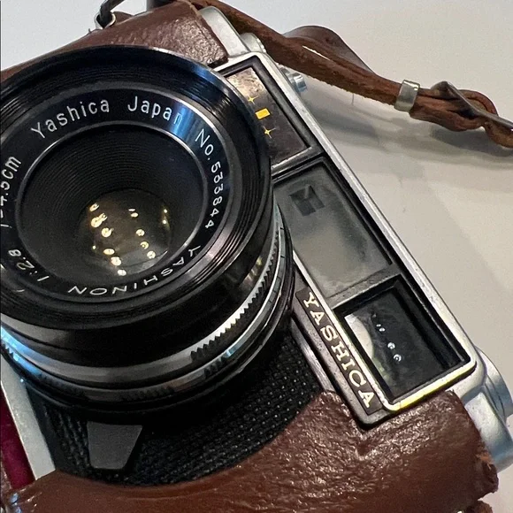 Vintage 60s Yashica J Rangefinder 35mm Film Camera w/ Leather Case Made in Japan - Picture 2 of 8